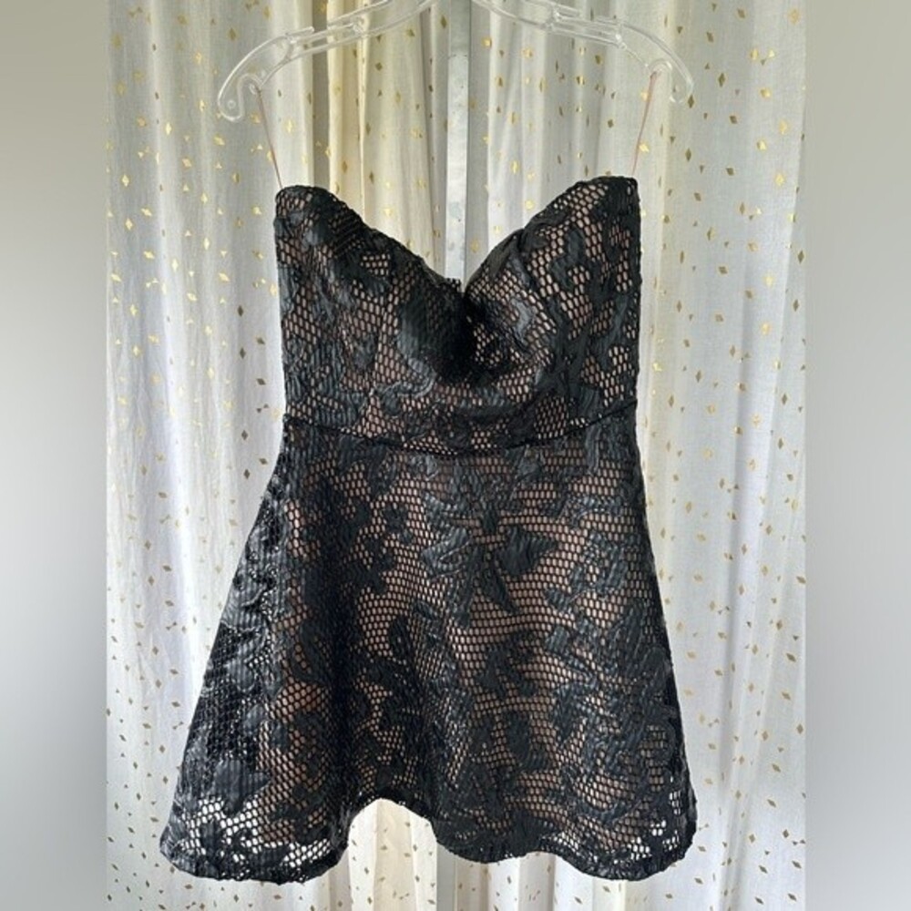 Guess Vanna Faux Leather Net Lace Textured Fit Flare Skater Strapless Dress 8 - Picture 5 of 12